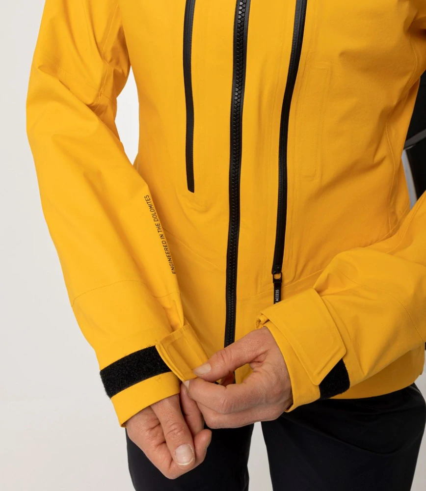 Dámská bunda Salewa ORTLES 3L PTX JACKET Gold Black